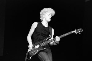 adam clayton bassiste U2